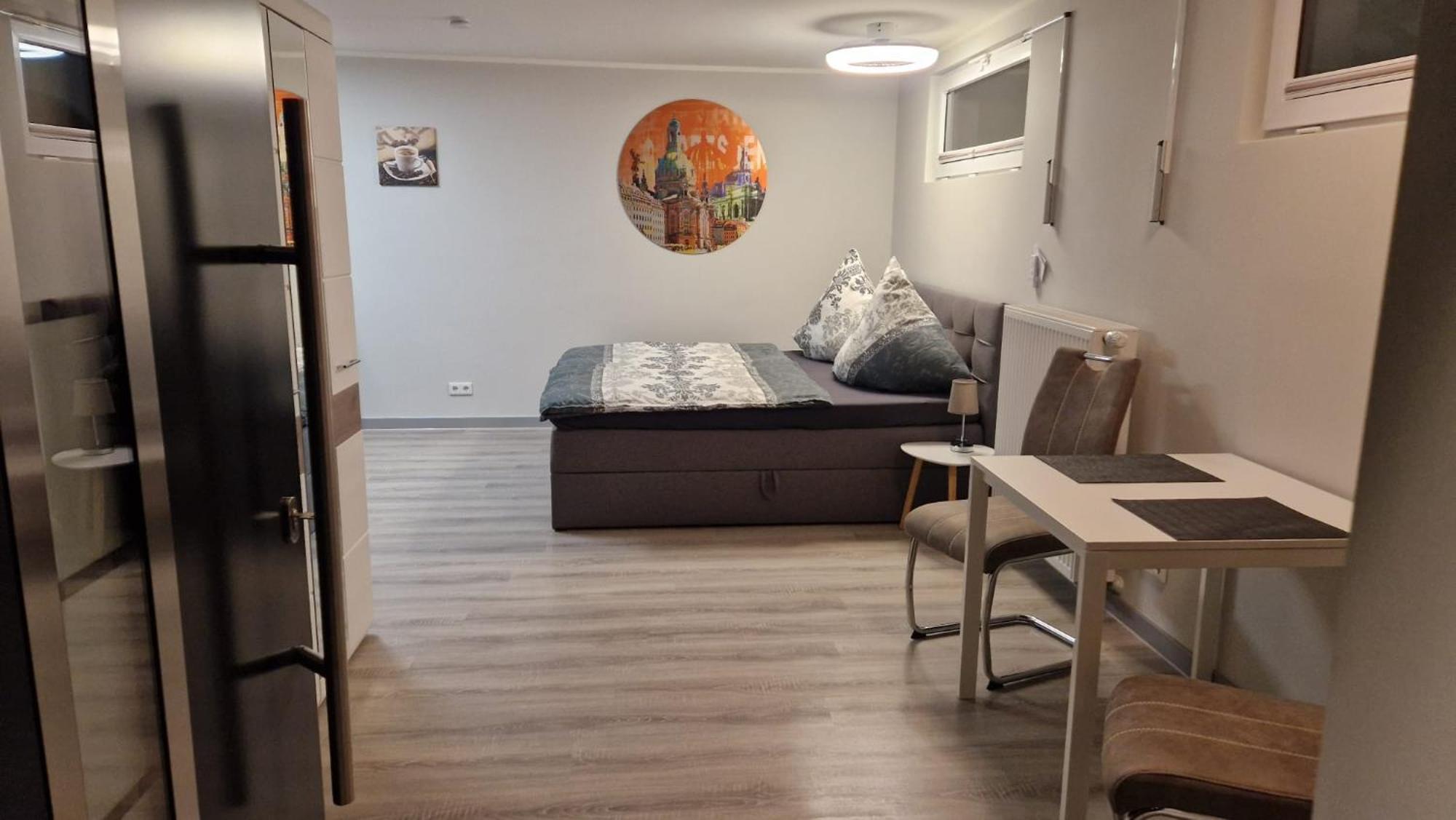 Ferienwohnung Oder Studio Dresden-Neustadt Inkl Parkplatz Mit Balkon Oder Terrasse Camera foto